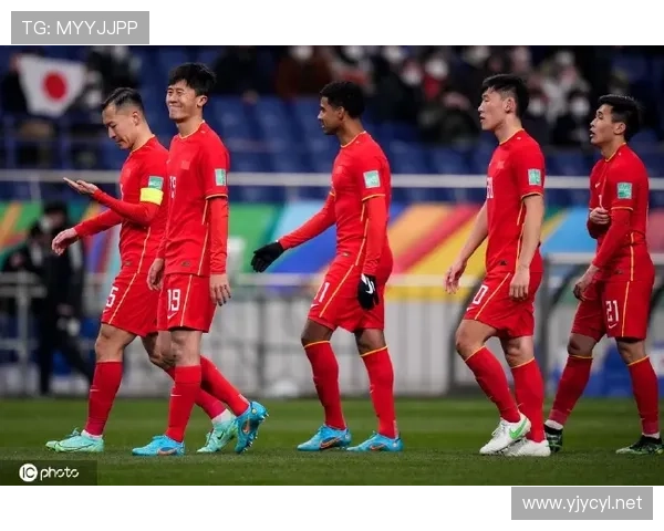 王燊超穿着名牌跑步鞋去买菜？这生活差太多了吧！